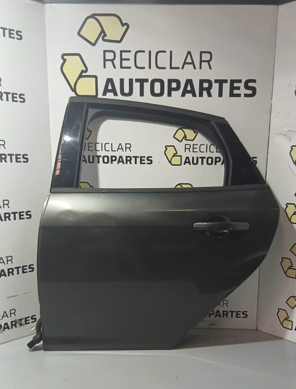 Puerta Trasera Izquierda Ford Focus 3