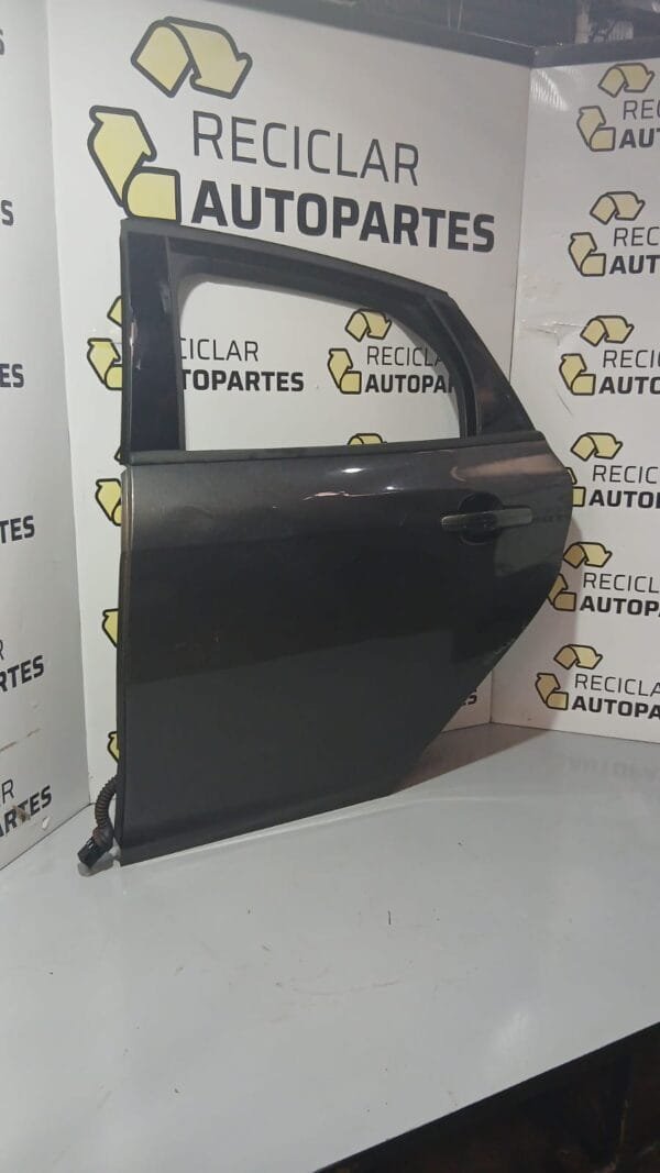 Puerta Trasera Izquierda Ford Focus 3