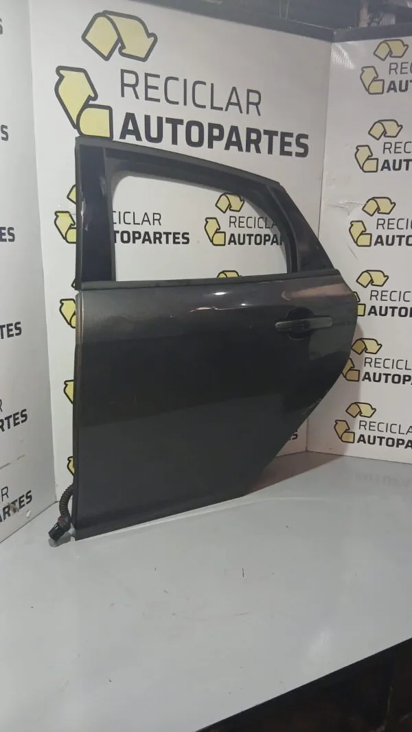 Puerta Trasera Izquierda Ford Focus 3
