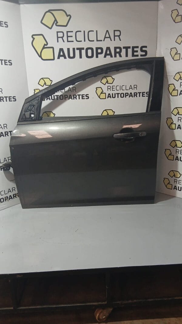 Puerta Delantera Izquierda Ford Focus 3