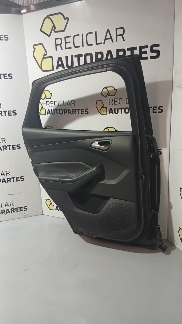Puerta Trasera Izquierda Ford Focus 3