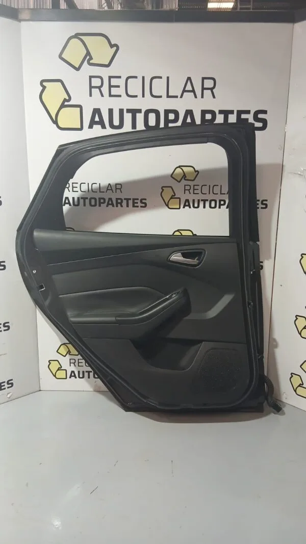 Puerta Trasera Izquierda Ford Focus 3