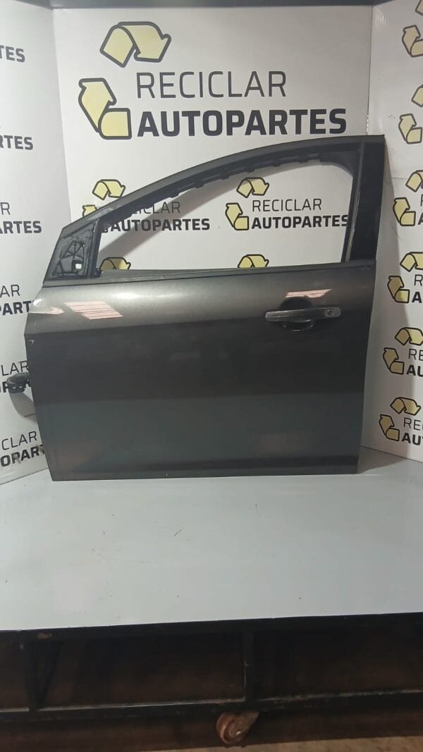 Puerta Delantera Izquierda Ford Focus 3