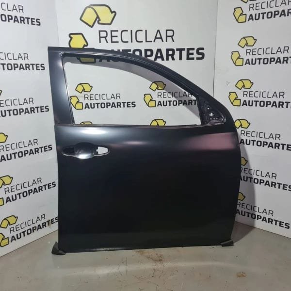 Puerta Delantera Derecha Toyota Hilux 2013 2023