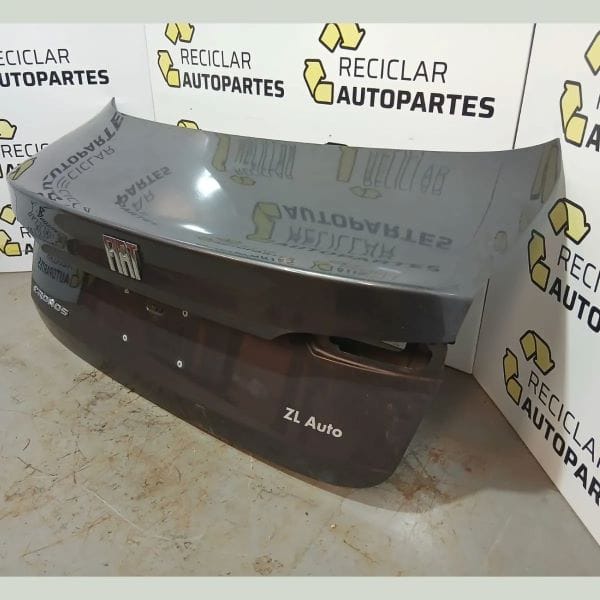 Tapa De Baúl Fiat Cronos