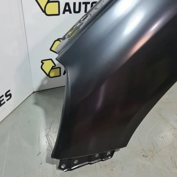 Guardabarro Delantero Izquierdo Con Agujero Toyota Hilux Dx 2016-2024