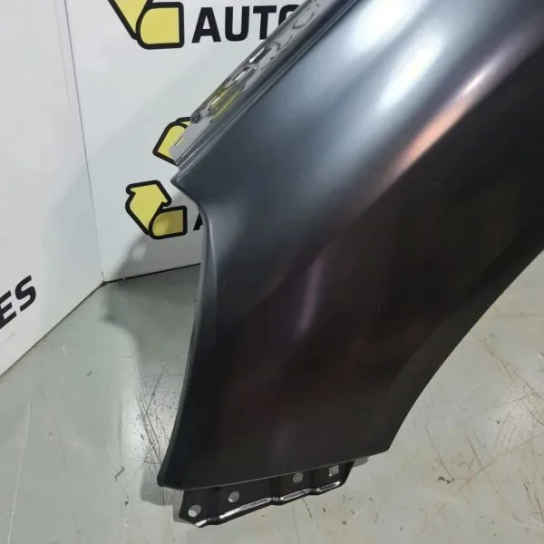 Guardabarro Delantero Izquierdo Con Agujero Toyota Hilux Dx 2016-2024