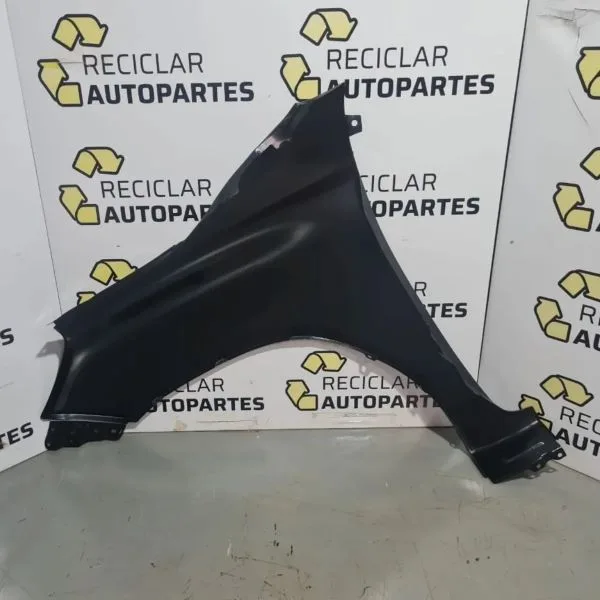Guardabarro Derecho Toyota Hilux 2016-2022