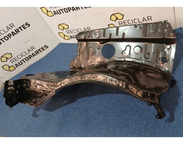Pasa rueda Delantero Derecho Interno Toyota Hilux 2005-2015