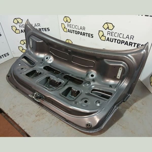 Tapa De Baúl Fiat Cronos