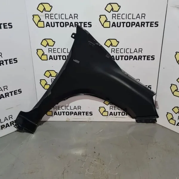 Guardabarro Delantero Izquierdo Con Agujero Toyota Hilux Dx 2016-2024