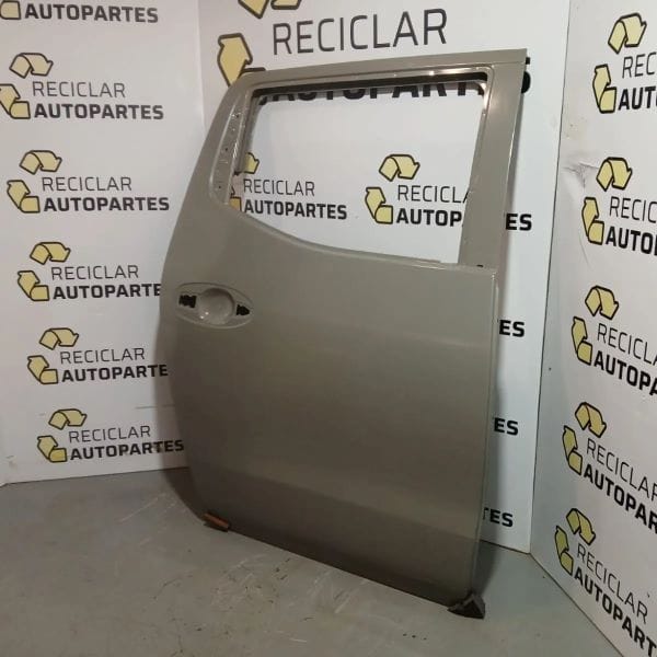 Puerta Trasera Derecha Nissan Frontier Np300 2015-2020