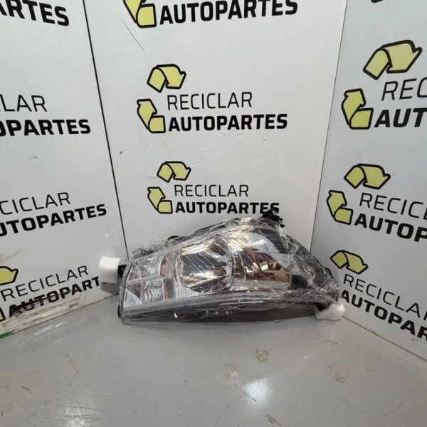 Óptica Derecha Toyota Hilux 2.4-2.8 REVO (2016+) - Versión Normal Halógena -