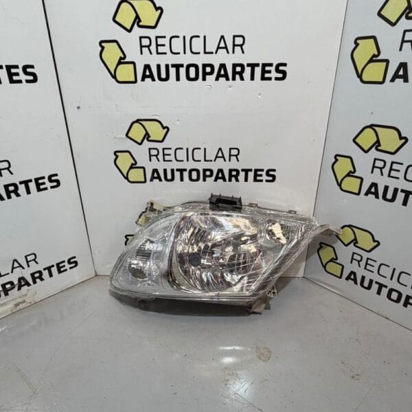 Óptica Derecha Toyota Hilux 2.5-3.0 (2005 - 2008) - Regulación Manual