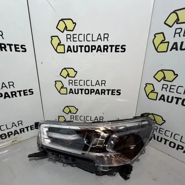Óptica Derecha Toyota Hilux 2.8 SRX (Modelos 2021 - 2025) - Tecnología Full LED -