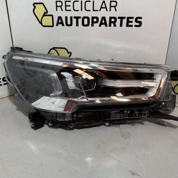 Óptica Izquierda Toyota Hilux 2.8 SRX (Modelos 2021 - 2025) - Tecnología Full LED -
