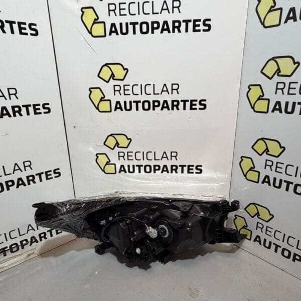 Óptica Izquierda Toyota Hilux 2.4-2.8 REVO (2016-2019) c/ Lupa HID y Motor Eléctrico