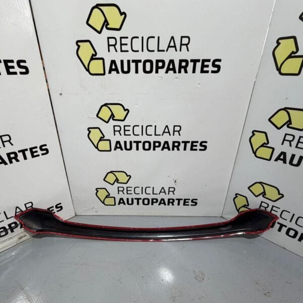 Moldura de Capot Gris Toyota Hilux 2.4 / 2.8 (2021) -