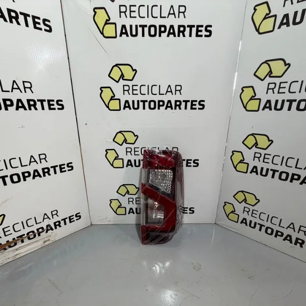 Faro Trasero Izquierdo Nissan Frontier / Navara (Modelos 2022+) - Calidad Original
