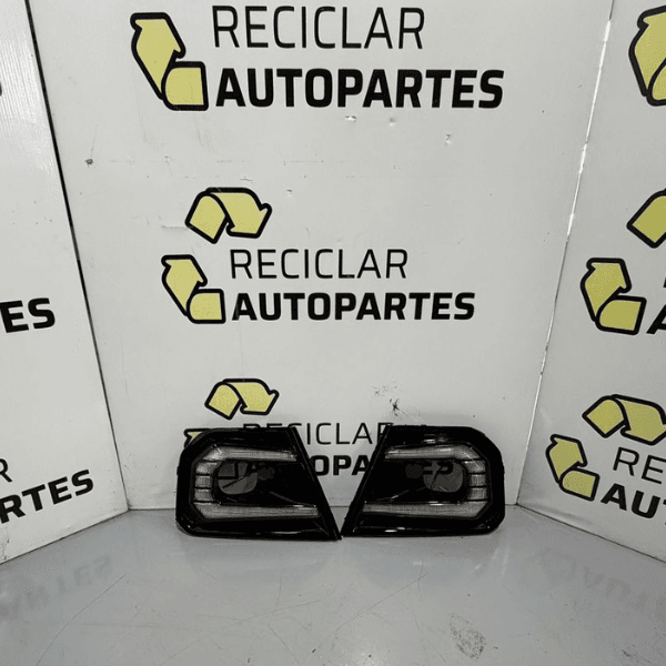 Grilla Central Cromada Toyota Hilux (Modelos 2009 - 2012)