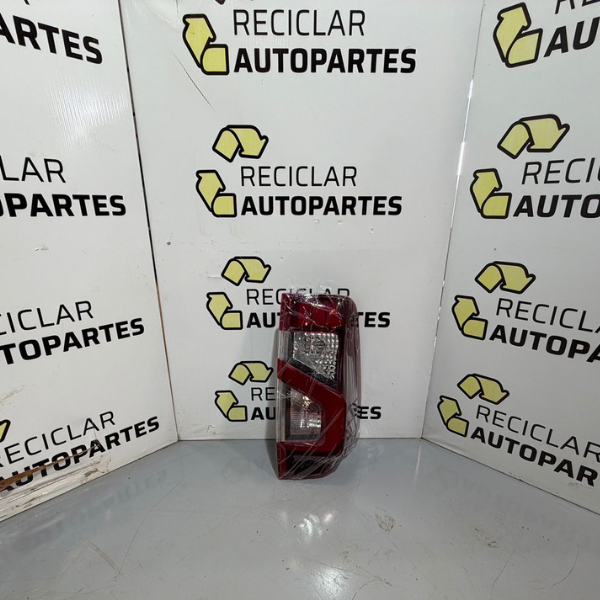 Faro Trasero Izquierda Nissan Frontier 2022-2026