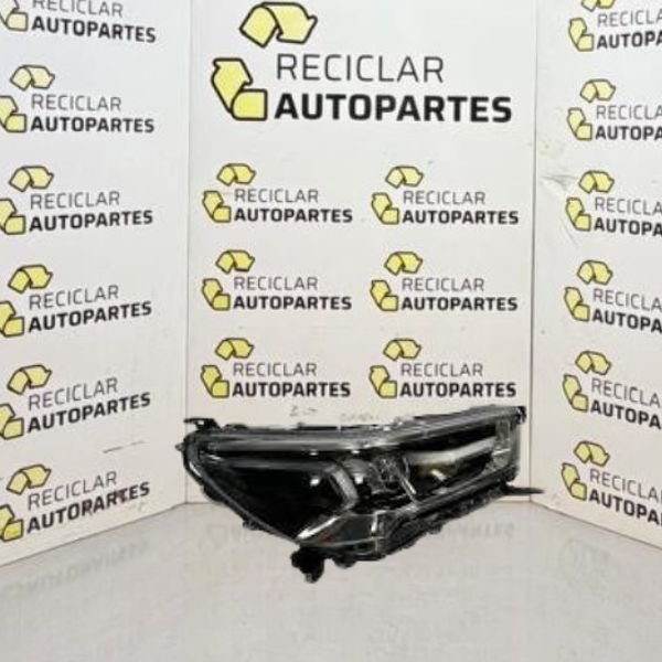 Óptica Toyota Hilux Fondo Negro GR Sport SRX Con Lupa Derecha