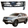 Parrilla Central Cromada Toyota Hilux SW4 2016-2019
