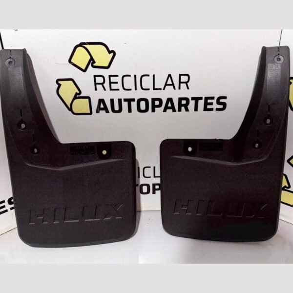 Juego Guardafango Toyota Hilux 2005-2015