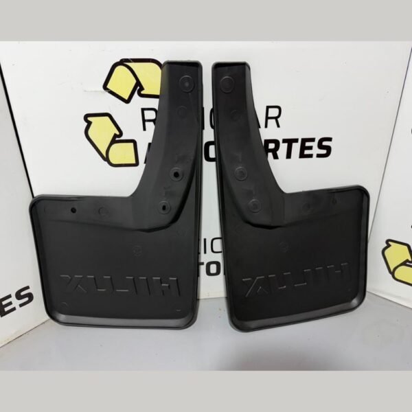 Juego Guardafango Toyota Hilux 2005-2015